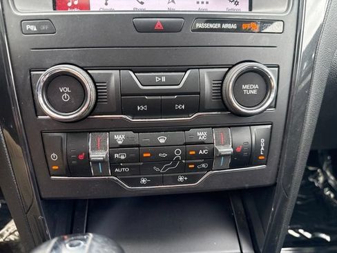 Used 2019 Ford Explorer XLT w/ Equipment Group 202A FWD image 21