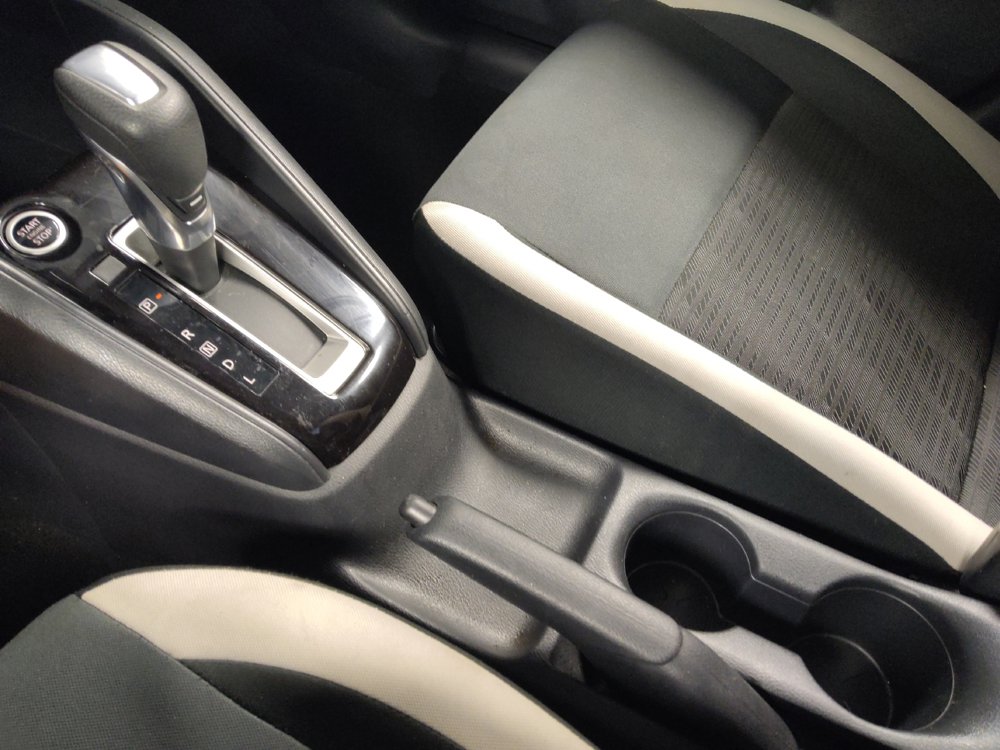Used 2021 Nissan Versa SV FWD image 26