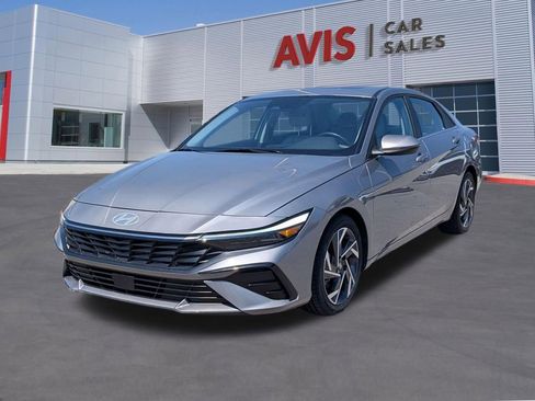 Used 2025 Hyundai Elantra Limited FWD image 1