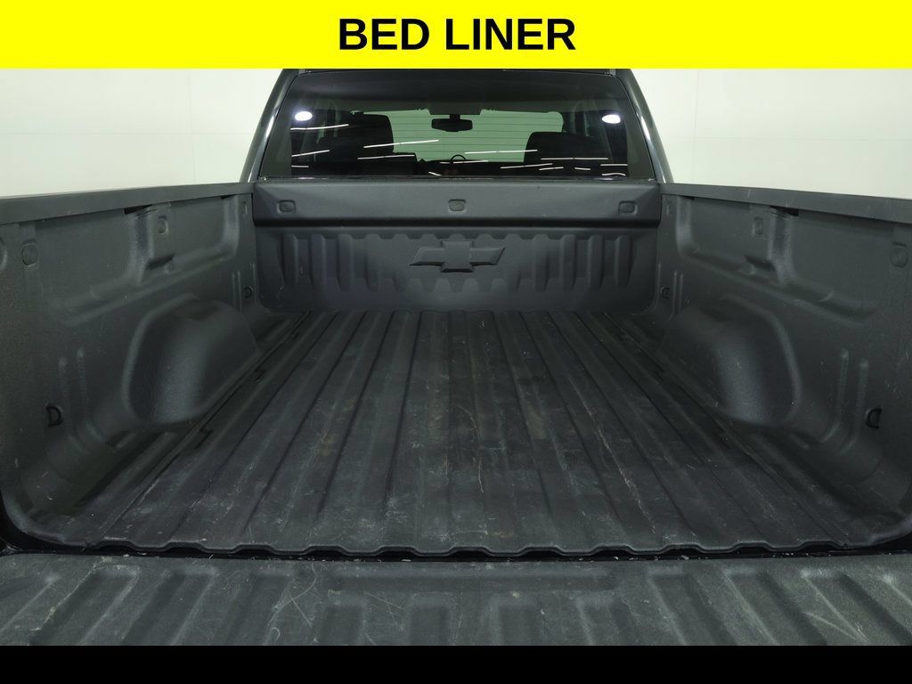 Used 2018 Chevrolet Silverado 1500 LT w/ Redline Edition AWD/4WD image 9