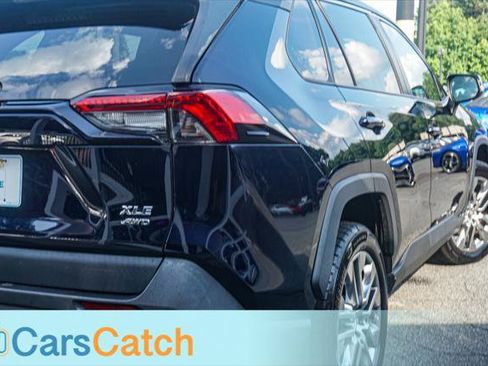 Used 2020 Toyota RAV4 XLE Premium AWD/4WD image 7