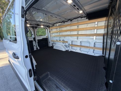 Used 2025 Ford Transit 250 Low Roof w/ Exterior Upgrade Package RWD image 4