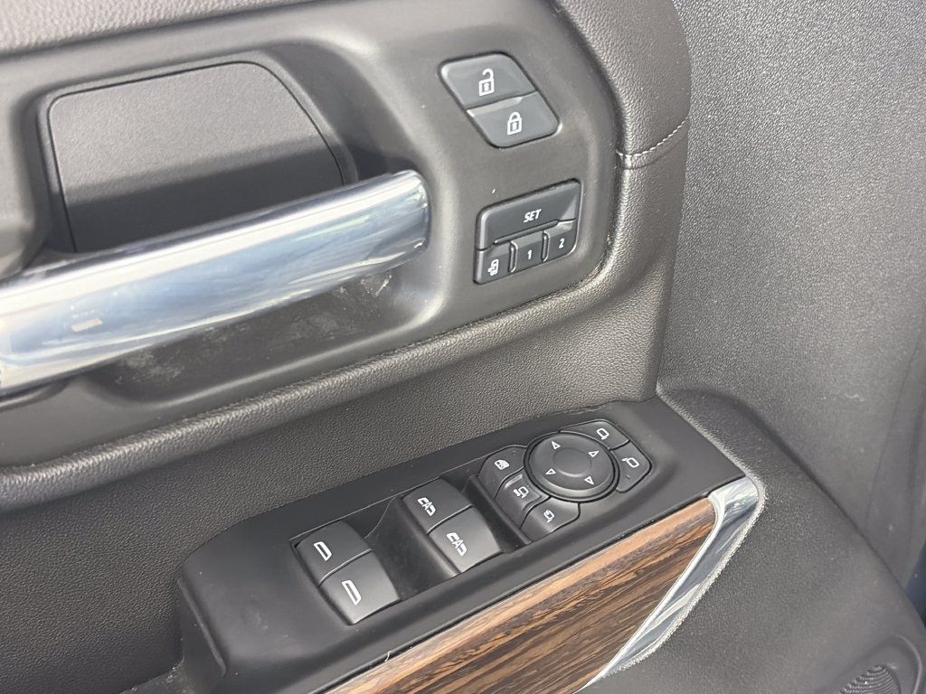 Used 2022 Chevrolet Silverado 3500 High Country AWD/4WD image 25