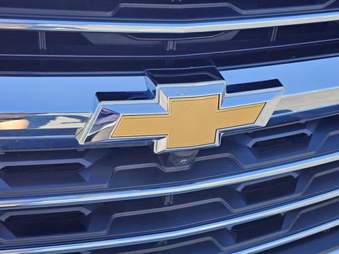 Used 2024 Chevrolet Traverse LT image 4