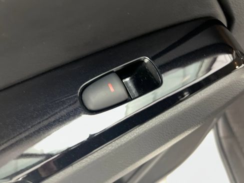 Used 2025 Nissan Altima 2.5 SR image 15