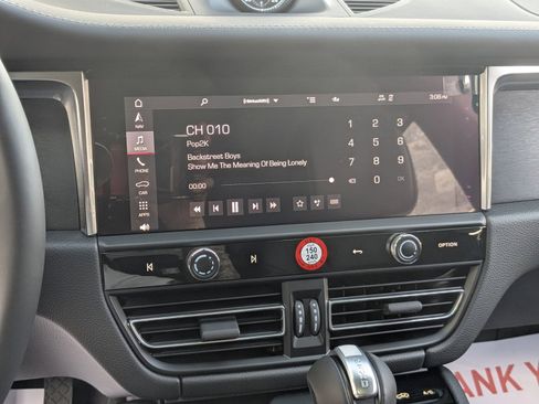 New 2026 Porsche Macan GTS image 17