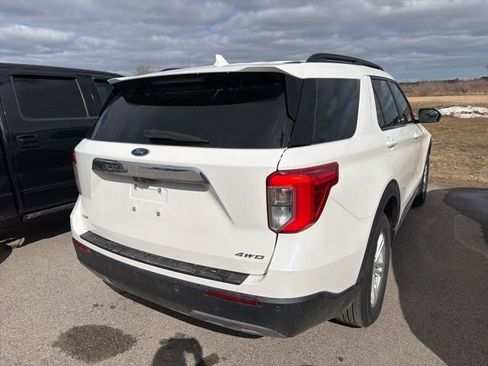 Used 2022 Ford Explorer XLT w/ Equipment Group 202A image 11