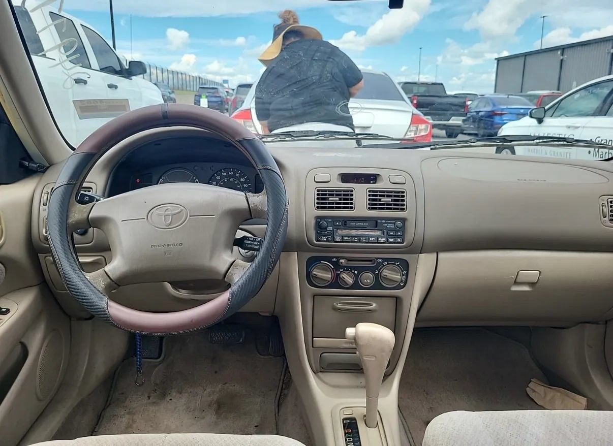 Used 1999 Toyota Corolla CE FWD image 7