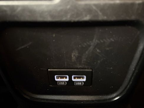 Used 2021 Chrysler 300 S image 38