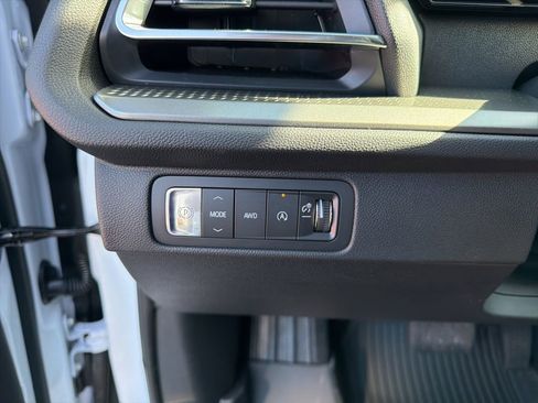 New 2026 Chevrolet Traverse LT AWD/4WD image 24