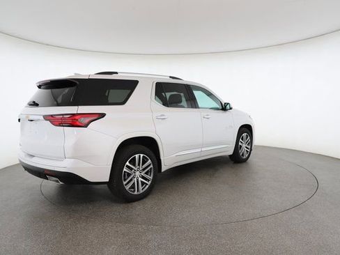 Used 2024 Chevrolet Traverse High Country image 18