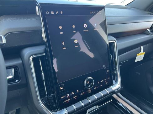 New 2026 GMC Yukon Denali w/ Sun & Power Step Package image 18