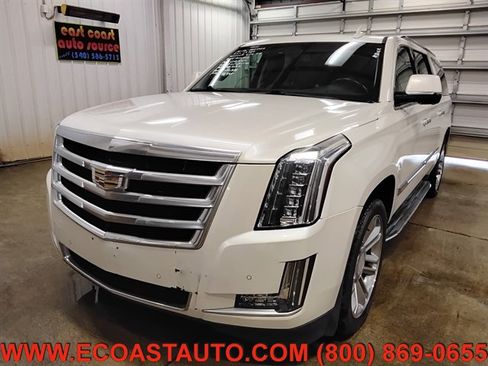 Used 2015 Cadillac Escalade ESV Luxury image 4