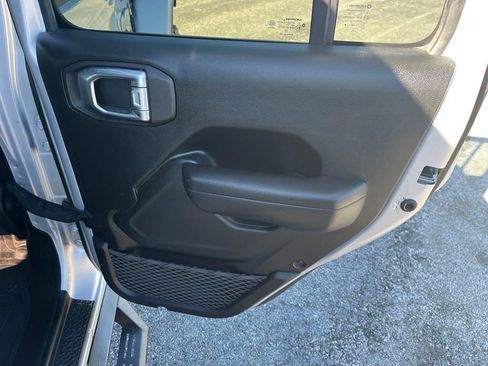 Used 2022 Jeep Wrangler Unlimited Rubicon w/ Steel Bumper Group image 25