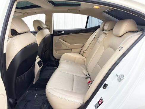 Used 2014 Kia Cadenza Premium w/ Luxury Package image 38