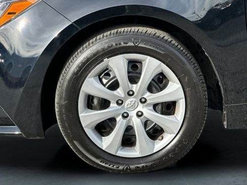 Used 2025 Toyota Corolla LE image 23
