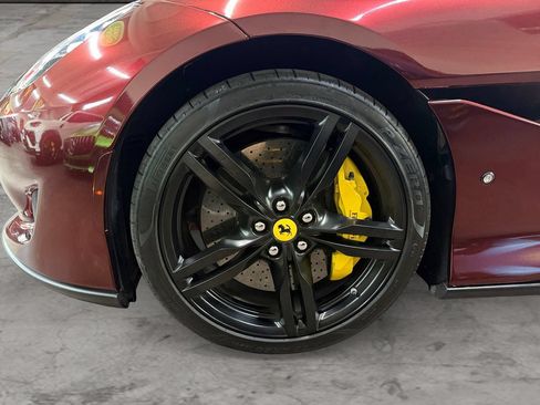 Used 2019 Ferrari Portofino RWD image 25
