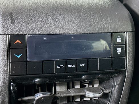 Used 2023 Jeep Grand Cherokee L Laredo w/ Luxury Tech Group I image 27