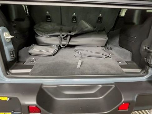 Used 2024 Jeep Wrangler Unlimited w/ Convenience Group AWD/4WD image 19