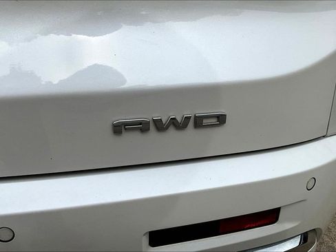 Used 2023 GMC Acadia Denali w/ Denali Ultimate Package AWD/4WD image 24