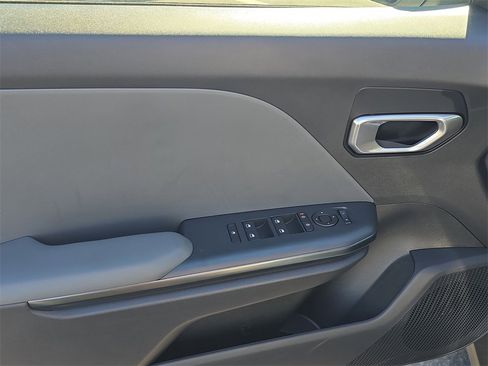 New 2025 Kia K4 LXS image 19