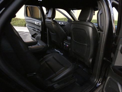 Used 2020 Ford Explorer XLT w/ Equipment Group 202A image 35