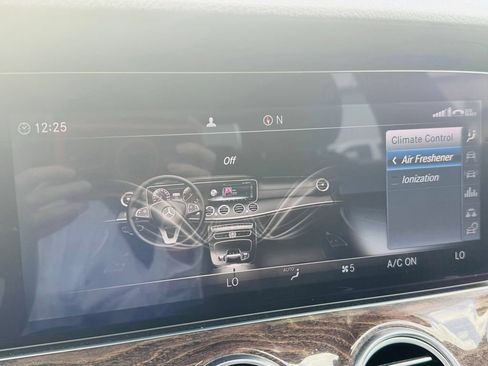 Used 2018 Mercedes-Benz E 300 4MATIC w/ Premium 3 Package image 31