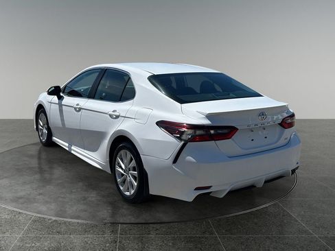 Used 2024 Toyota Camry SE FWD image 7