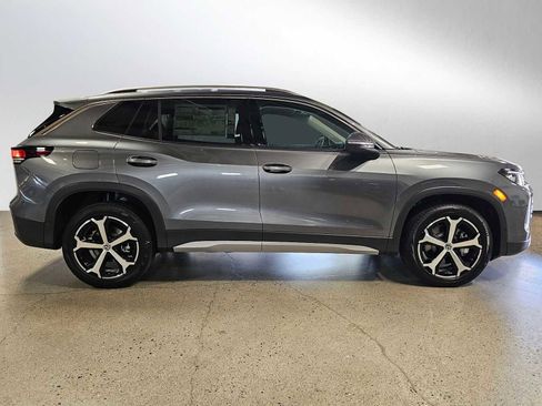 New 2026 Volkswagen Tiguan SE image 2