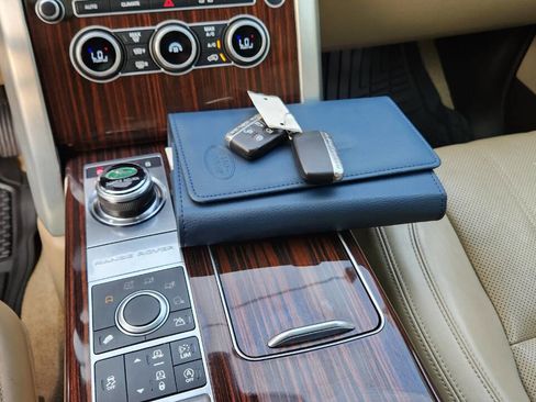 Used 2017 Land Rover Range Rover HSE image 53