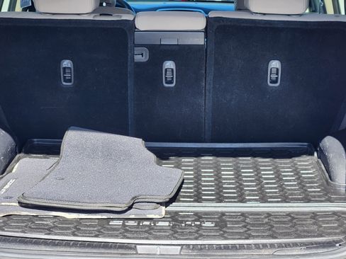 Used 2017 Kia Sorento LX image 29