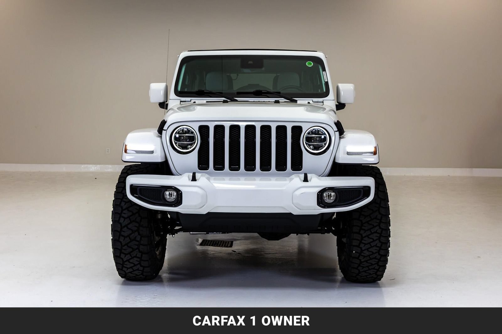 Used 2022 Jeep Wrangler Unlimited Sahara AWD/4WD image 4