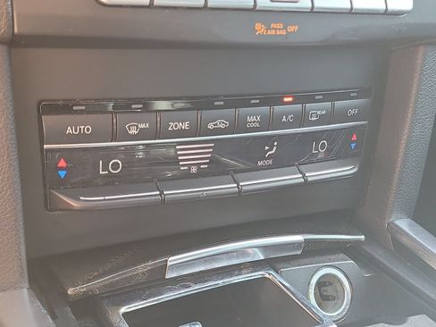 Used 2016 Mercedes-Benz E 350 Sedan image 21