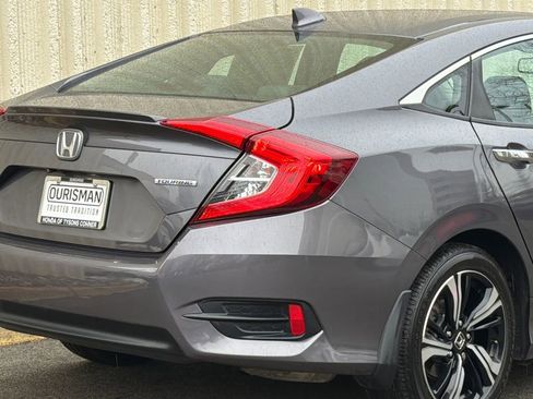 Used 2017 Honda Civic Touring image 6
