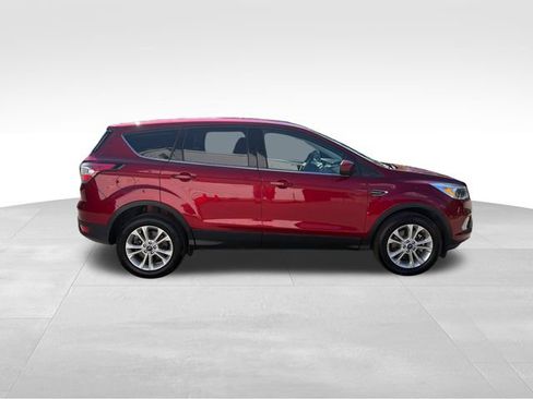 Used 2017 Ford Escape SE AWD/4WD image 2