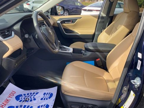 Used 2025 Toyota RAV4 XLE Premium image 6