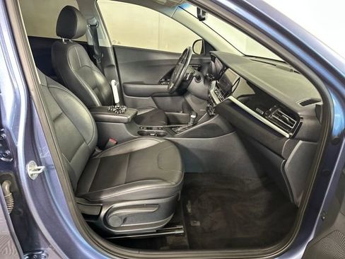 Used 2022 Kia Niro EX Premium image 28