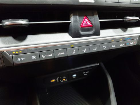 Used 2025 Kia K4 FWD image 29