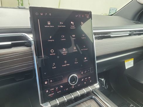 New 2025 GMC Sierra EV Denali image 17