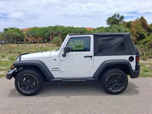 Used 2015 Jeep Wrangler Sport AWD/4WD image 9