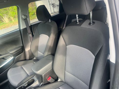 Used 2025 Kia Soul LX w/ LX Technology Package FWD image 23