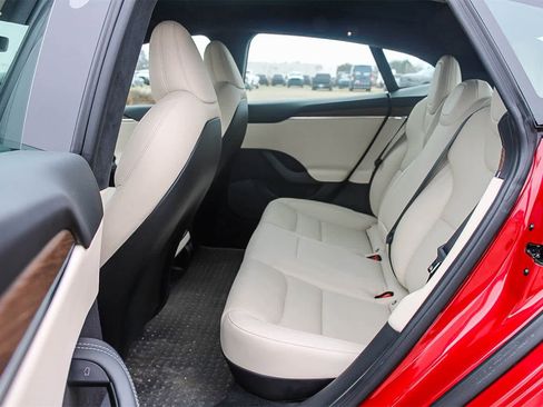 Used 2022 Tesla Model S image 17