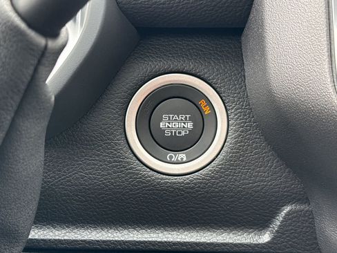 New 2026 RAM 2500 Laramie AWD/4WD image 24