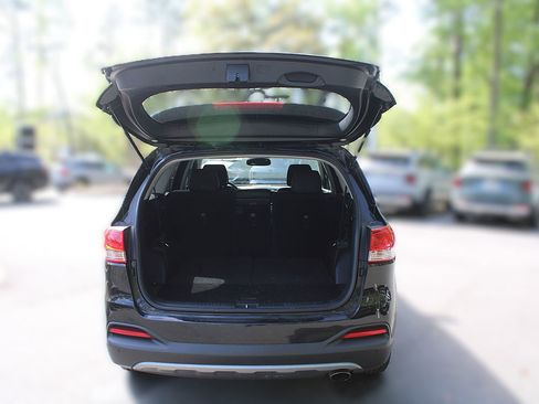 Used 2016 Kia Sorento EX image 9