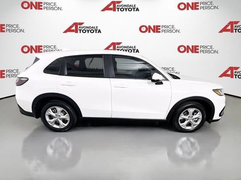 Used 2025 Honda HR-V LX image 8