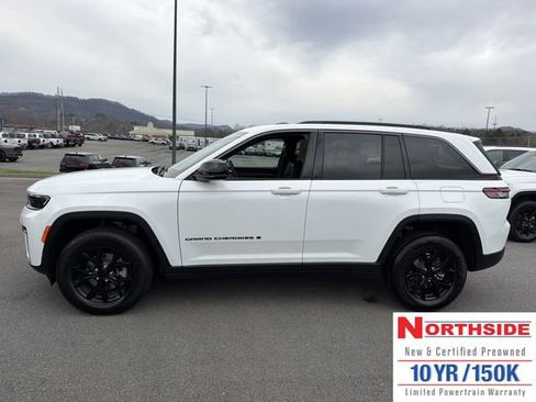 New 2026 Jeep Grand Cherokee Altitude AWD/4WD image 10