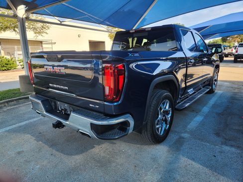 Used 2022 GMC Sierra 1500 SLT w/ SLT Convenience Package AWD/4WD image 4
