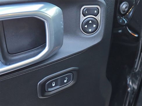 Used 2021 Jeep Wrangler Unlimited Sport image 22