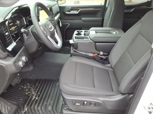 New 2026 GMC Sierra 1500 SLE w/ Preferred Package image 3