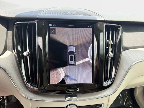 Certified 2024 Volvo XC60 B5 Plus w/ Climate Package AWD/4WD image 24